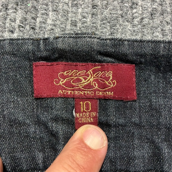 One Song Womens Bermuda Jean Shorts Size 10 Black Denim Casual Stretch Mid Rise - Picture 6 of 9